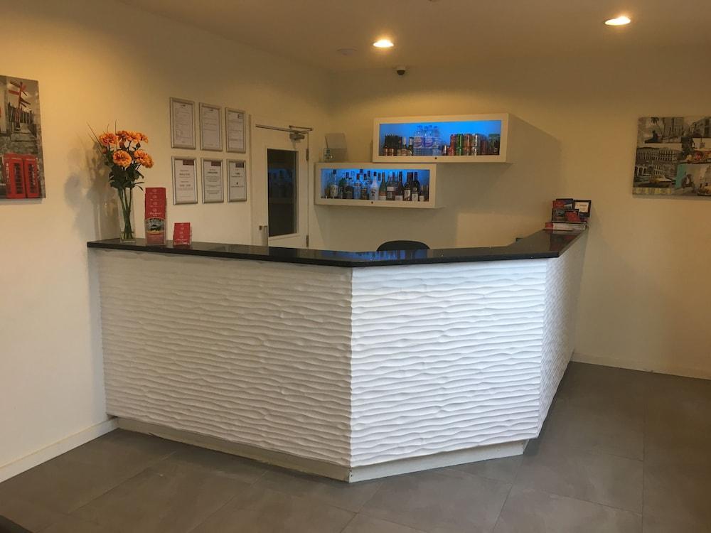 Stockwood Hotel - Luton Airport Extérieur photo