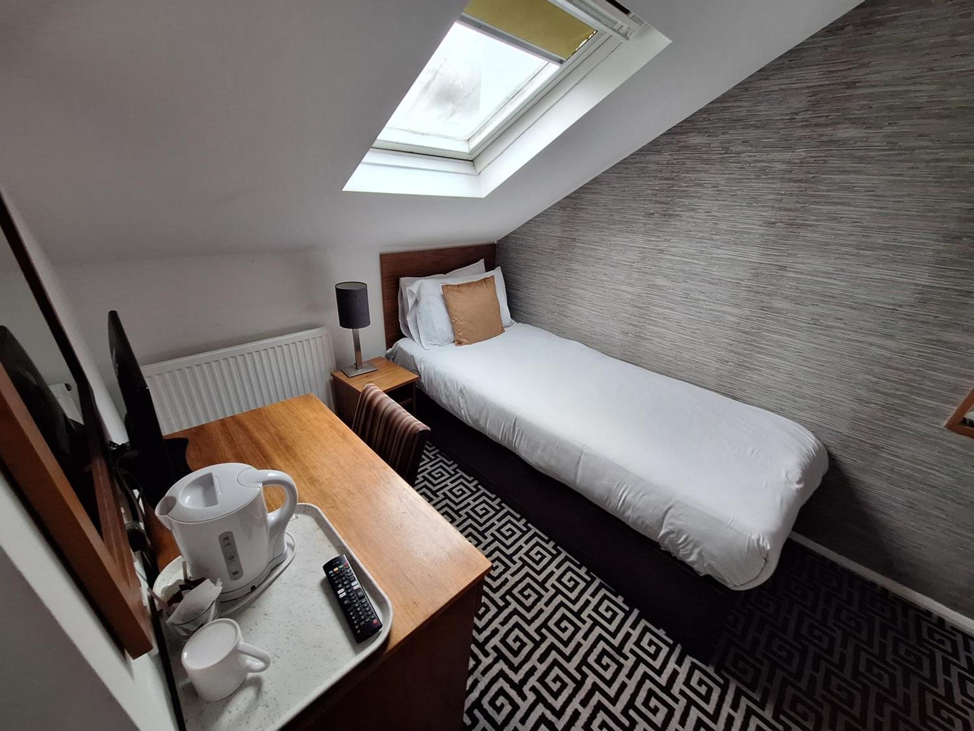 Stockwood Hotel - Luton Airport Extérieur photo